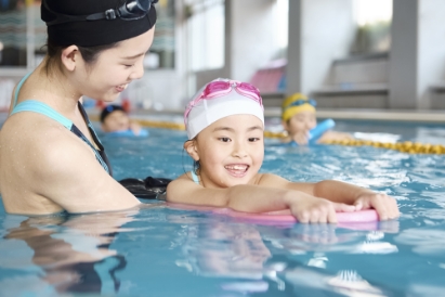 児童向け水泳指導員派遣
