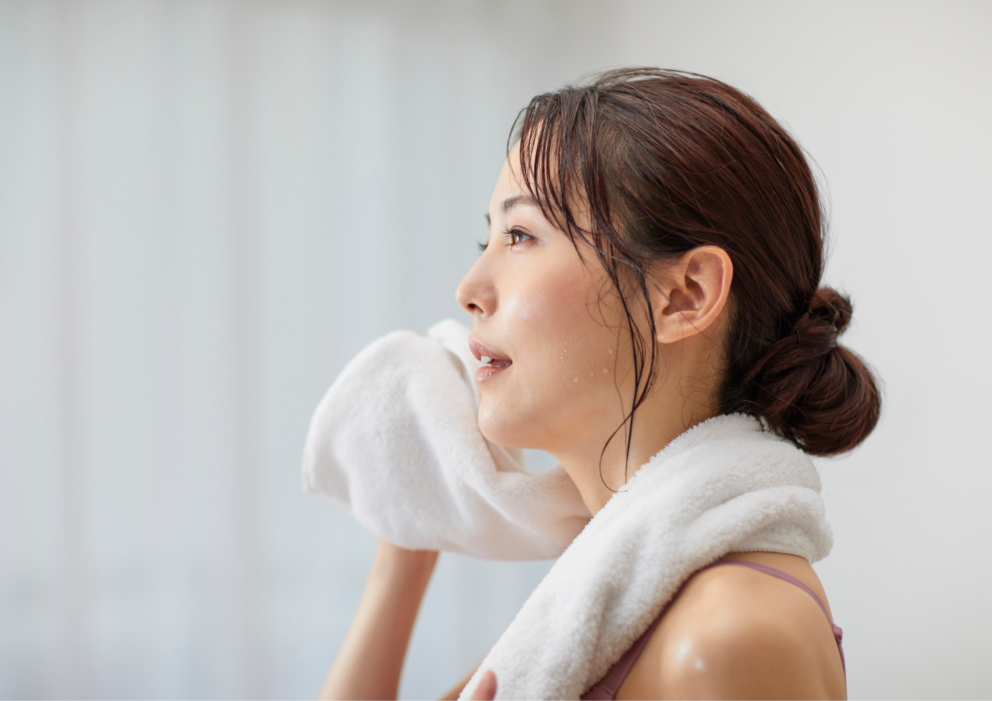 ホットヨガで二の腕やせを叶える方法｜たるみ・引き締めに効くポーズ3選